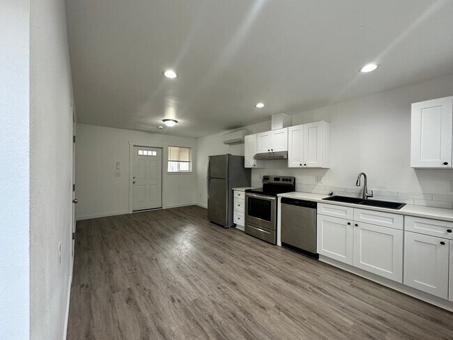 Foto del edificio - 815 SW 8th St
