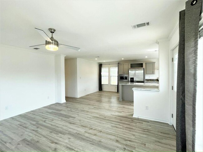 Foto del edificio - 10921 SW 30th Ave