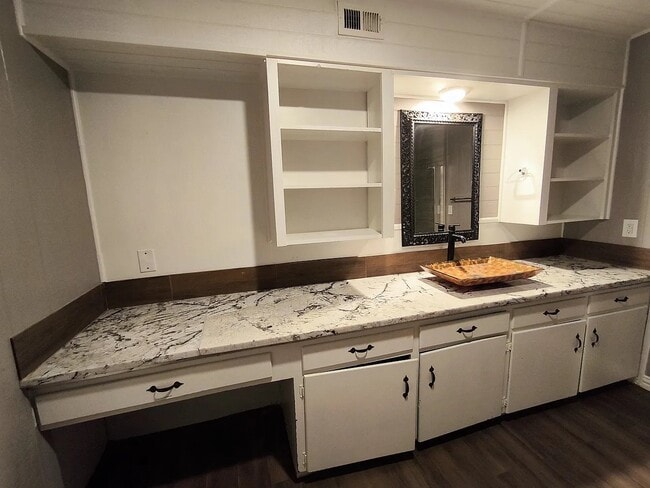 Photo - 512 Irby Ln (Irving, TX) House