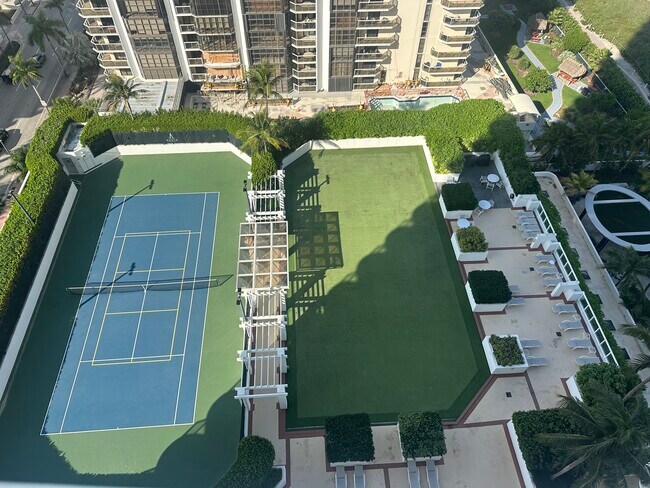 Building Photo - 6365 Collins Ave