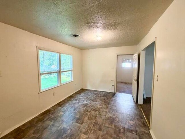 Foto del edificio - 122 Meadowbrook St