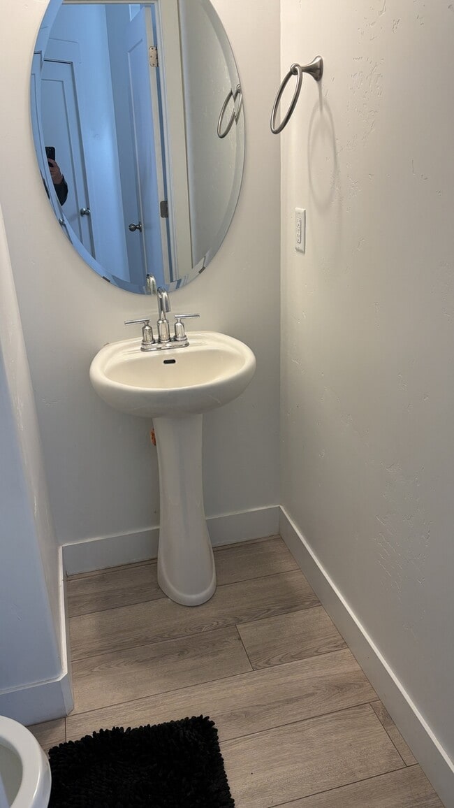 Foto del edificio - 7261 N Silver Spring Way