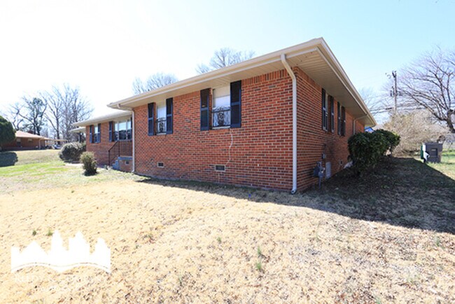 Building Photo - 5119 Horn Lake Rd