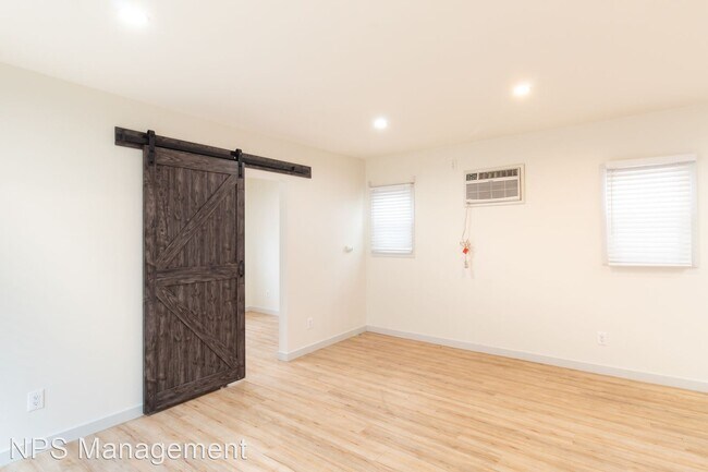 Building Photo - 1 br, 1 bath Apartment - 1208 Daisy Avenue...