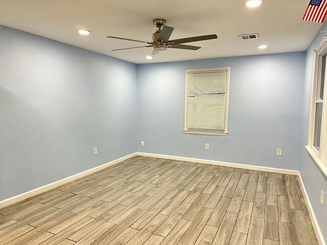 Foto del edificio - 10420 Ware Street