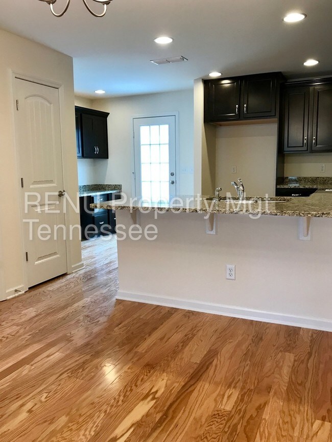 Building Photo - 1801 Riverbirch Way