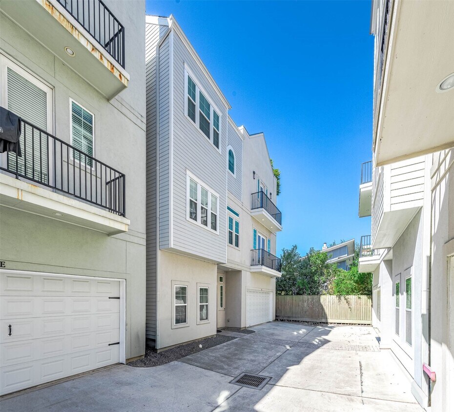 Foto principal - 925 W 23rd St