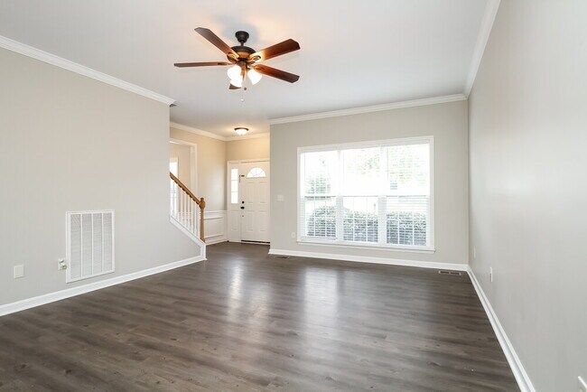 Foto del edificio - 7883 Rainey Dr