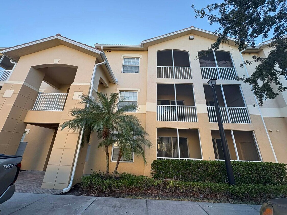 Foto principal - 2/2 Condo for Rent in Fort Myers
