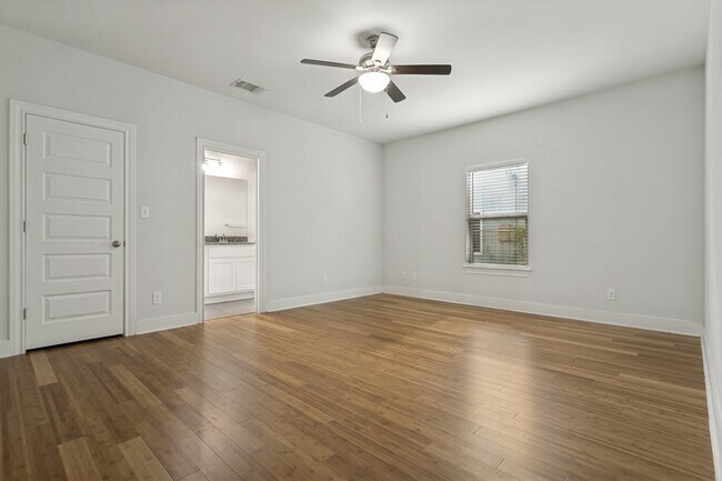 Foto del edificio - 423 Channing Ave