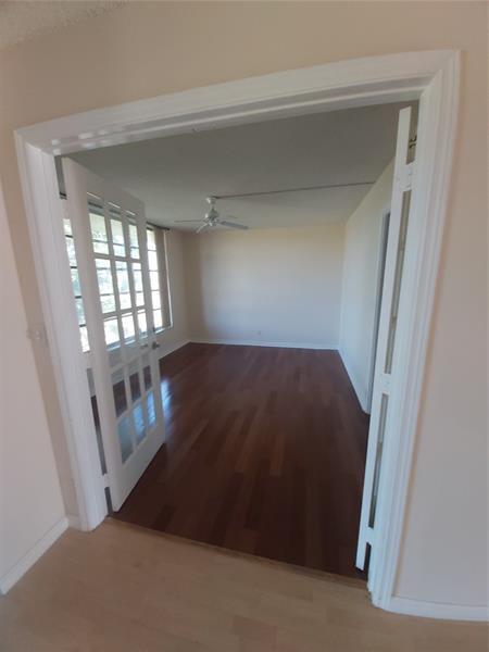 Building Photo - 3151 S Palm Aire Dr