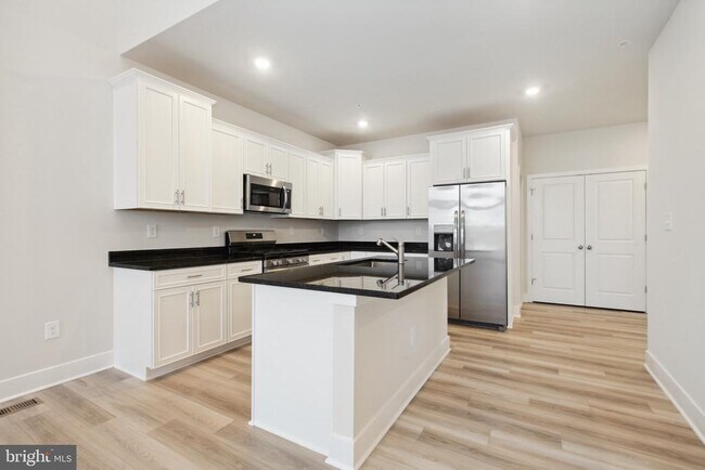 Foto del edificio - 540 Waters Landing Dr