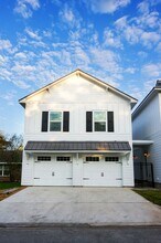 Building Photo - ADORABLE 2/1 APARTMENT CLOSE TO CAMPUS! FEB-JULY SUBLEASE!