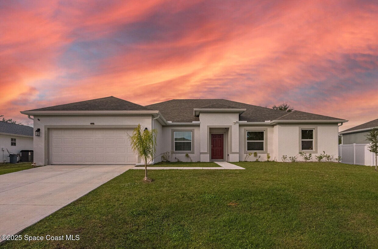 Foto principal - 1717 Dalroy St NW