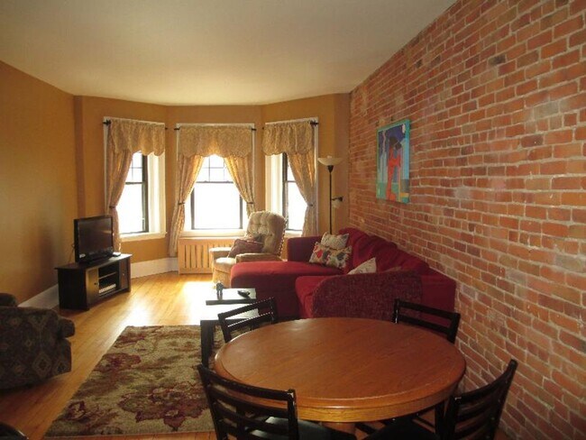 Building Photo - 1163 Commonwealth Ave