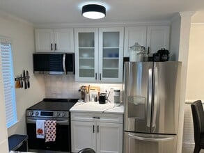 Building Photo - 850 S Tamiami Trl