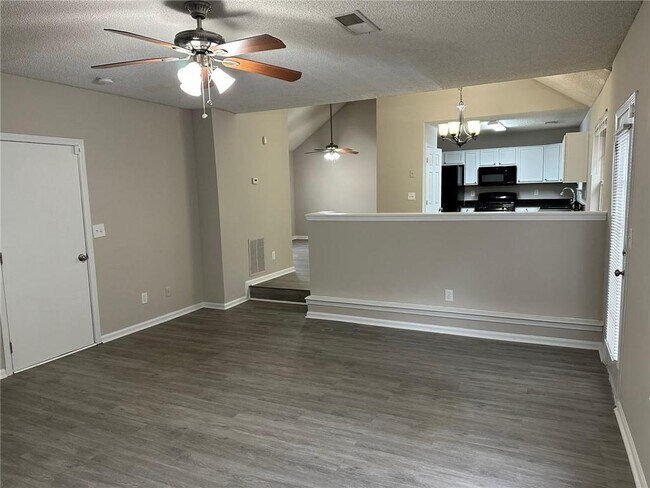 Foto del edificio - 6558 Pole Creek Dr