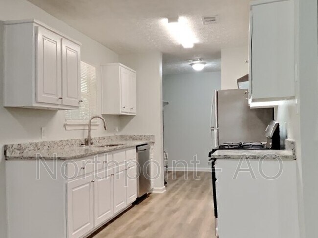 Building Photo - 11066 Shannon Cir