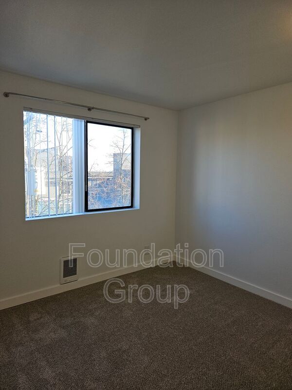 Foto del edificio - 321 10th Ave