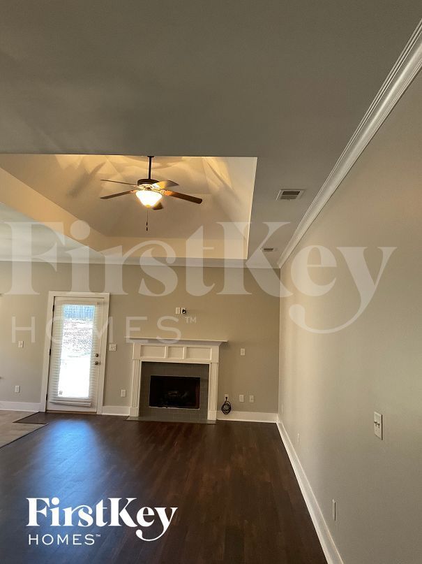 Foto del edificio - 6366 Cove Ln