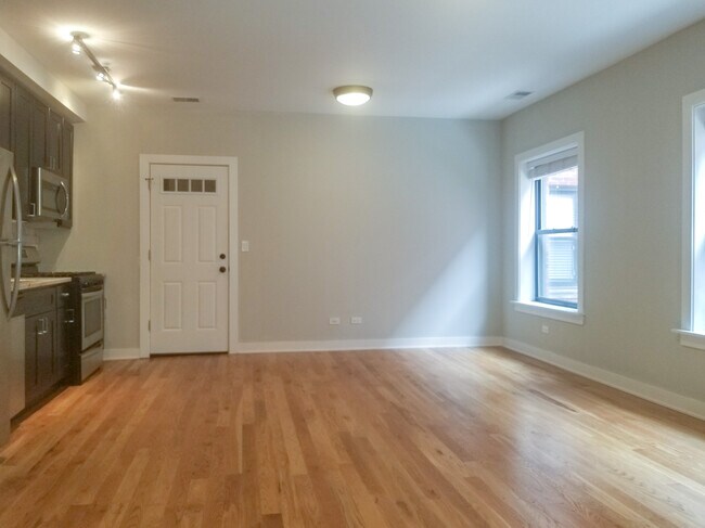 Building Photo - 2203 W Eastwood Ave
