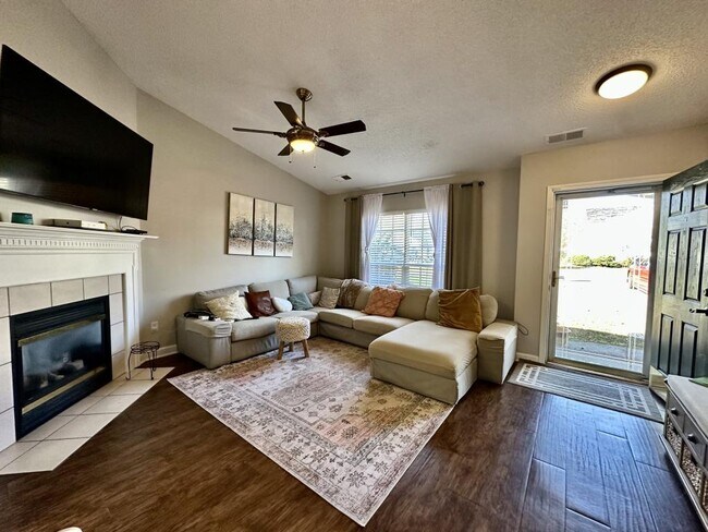 Foto del edificio - 1216 Winding Path Rd