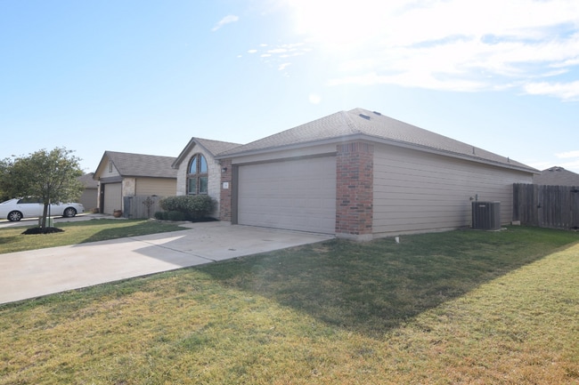 Building Photo - 1108 Roanoke Dr
