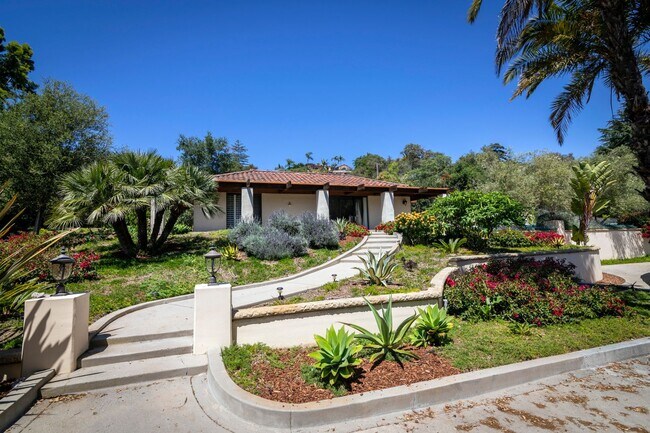 Foto del edificio - Dream Casita in Hope Ranch!