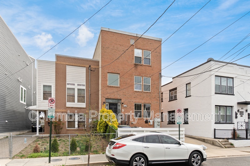 Photo - 1829 Providence St NE