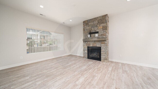 Building Photo - Banning Lewis Patio Home in The Retreat +5...