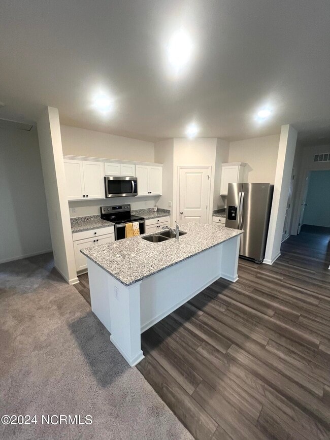 Building Photo - 3006 Chipper Ln W