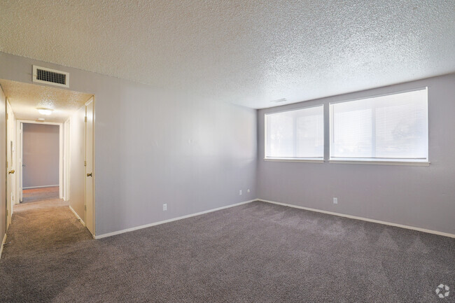 2BR, 2BA - 913SF - Mt. Carmel Village Apartments