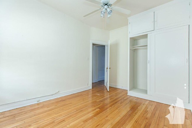 Foto del edificio - 813 W Waveland Ave