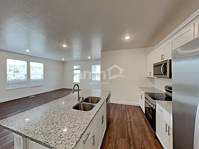 Building Photo - 6087 W Arranmore Drive