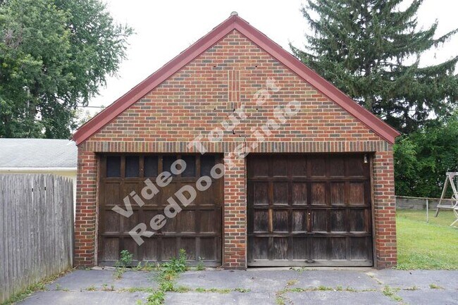 Foto del edificio - 3847 Revere Dr