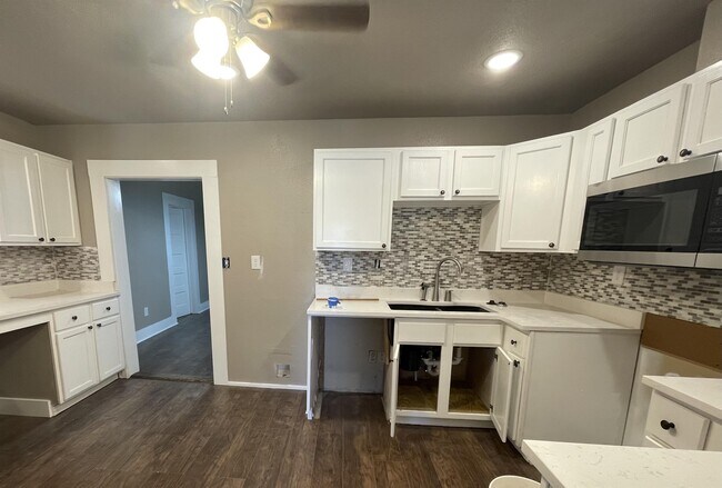 Foto del edificio - 203 W Purdom