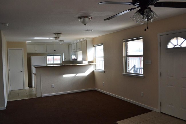 Building Photo - 10106 Tanner Rd