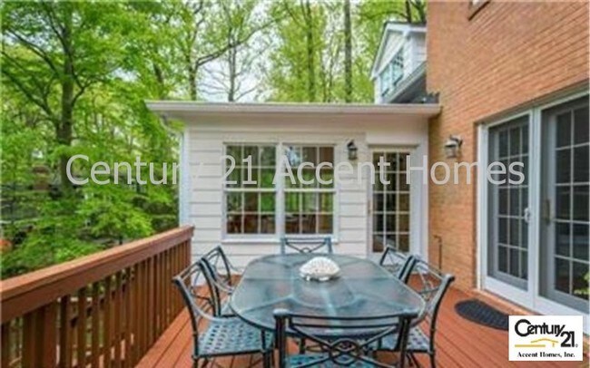 Building Photo - 7032 Arbor Ln