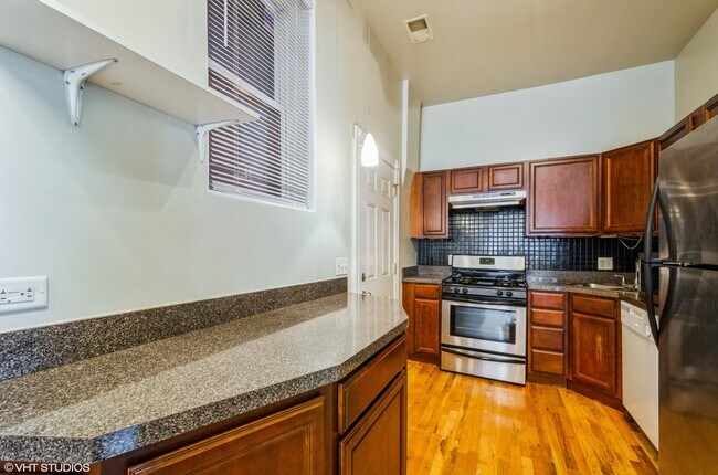 Foto del edificio - 1134 W Barry Ave
