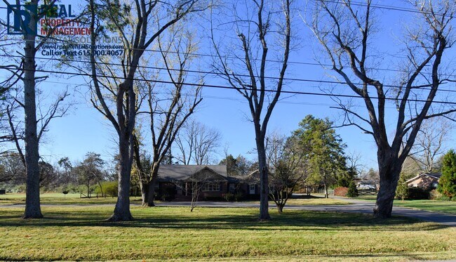Building Photo - Wonderful 4 bedroom home with attached gar...
