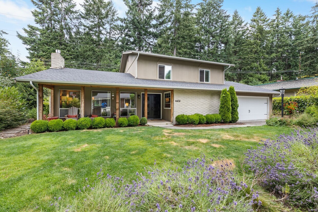 Foto principal - University Place 4 Bed/3 Bath
