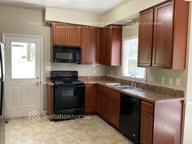 Building Photo - 5012 Baywood Forest Dr