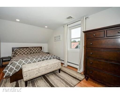 Building Photo - 30 Beecher Pl