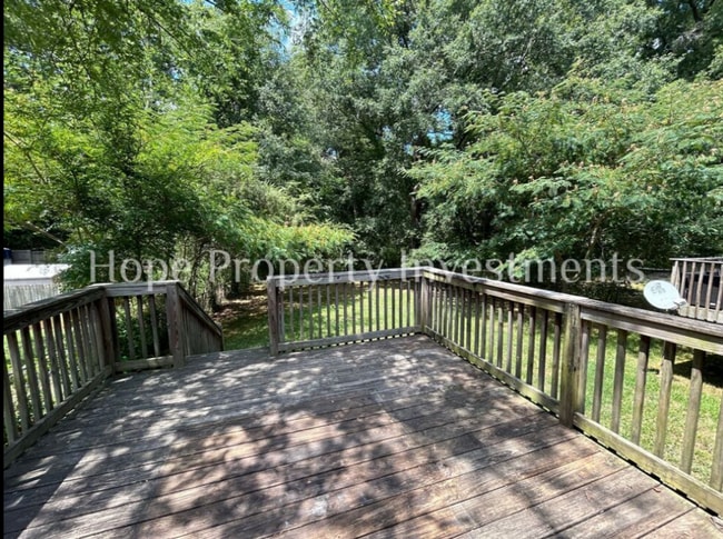 Building Photo - 84 Matthews St