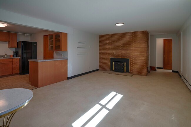 Foto del edificio - 540 N 83rd St