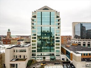 Building Photo - 610 Main St