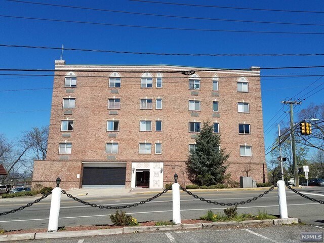 Primary Photo - 399 11th St