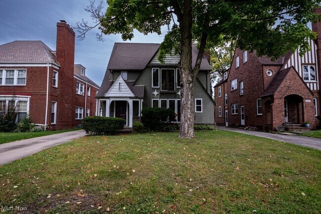 Building Photo - 18405 Newell Rd