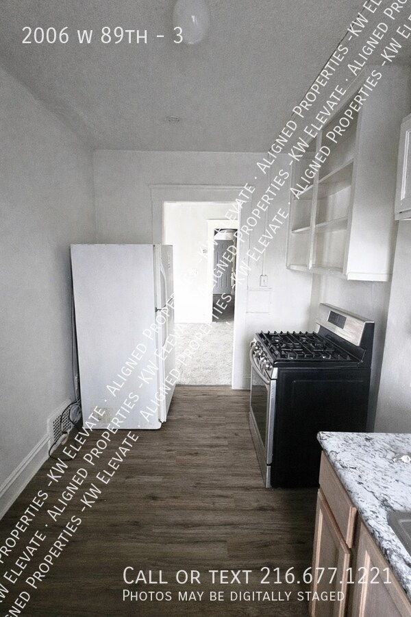 Building Photo - 2006 w 89th-3