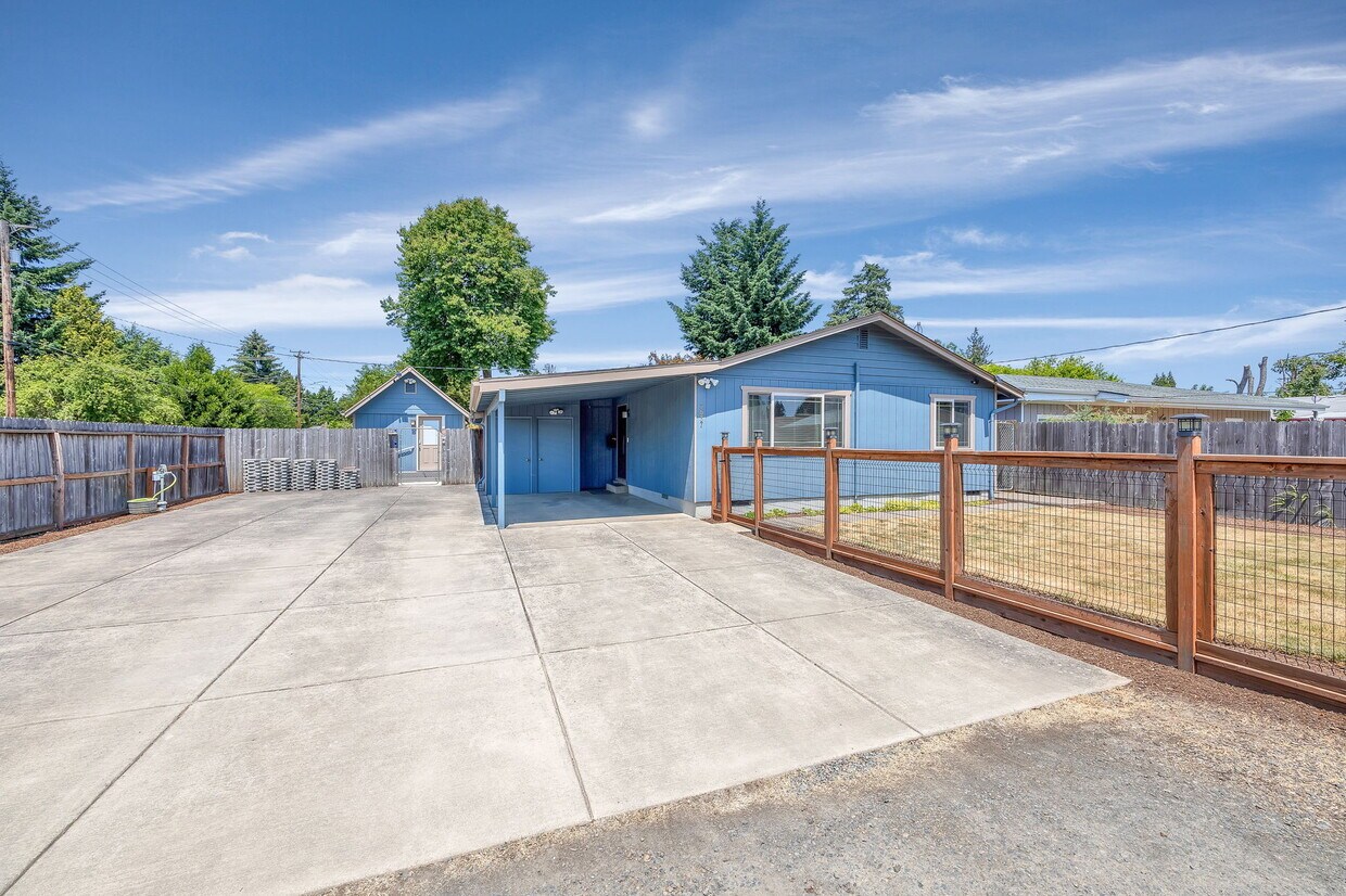 3637 Avalon St Unit Front Apartment, Eugene, OR 97402 Apartments in